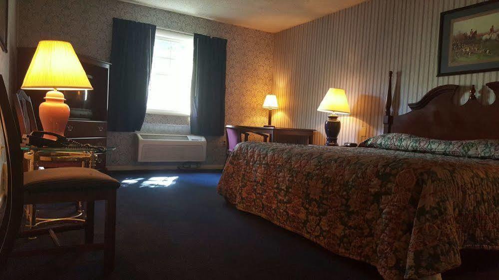 Hotel Carlisle & Embers Convention Center ภายนอก รูปภาพ